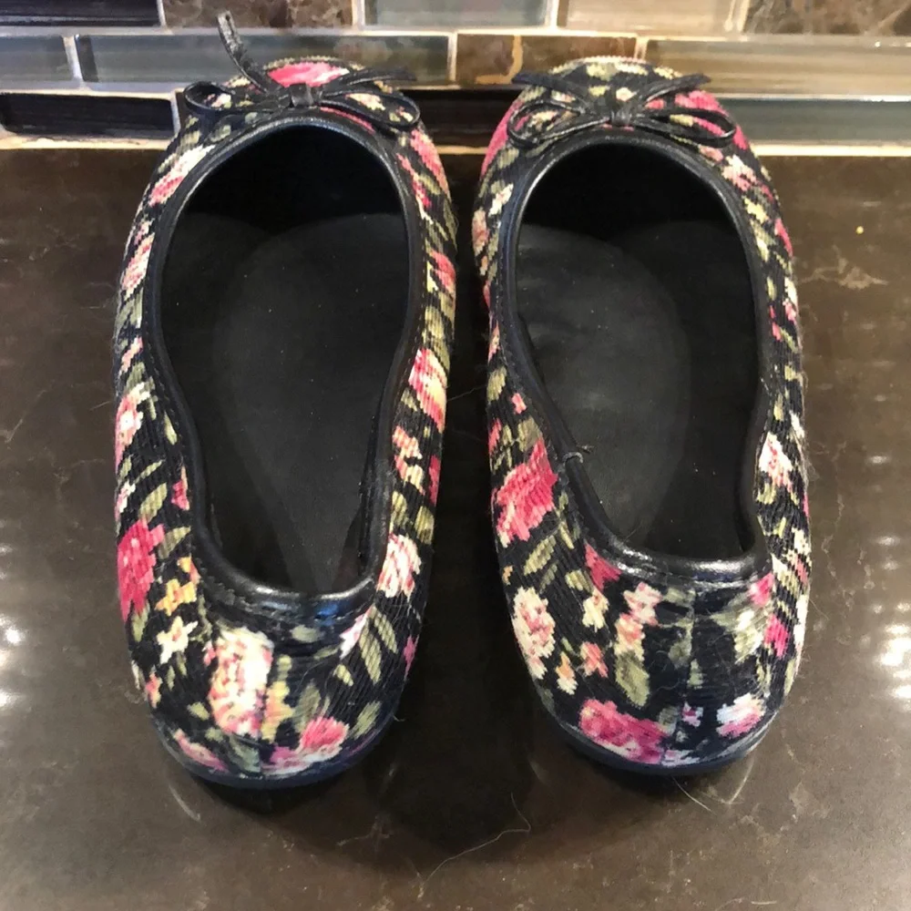 Arizona floral‎ corduroy flats